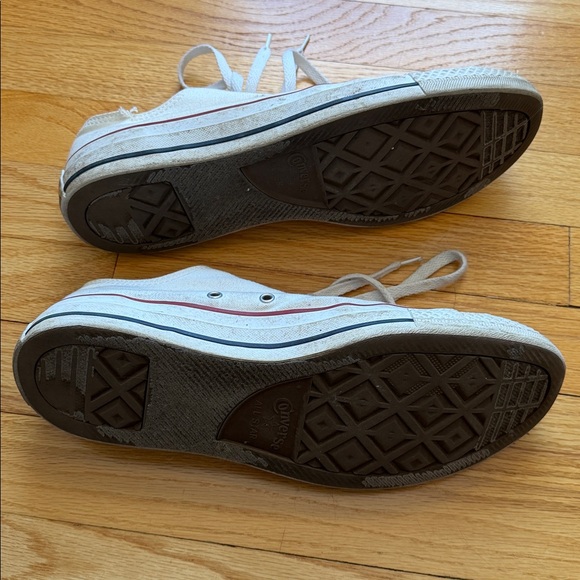 White low top converse - Picture 6 of 7